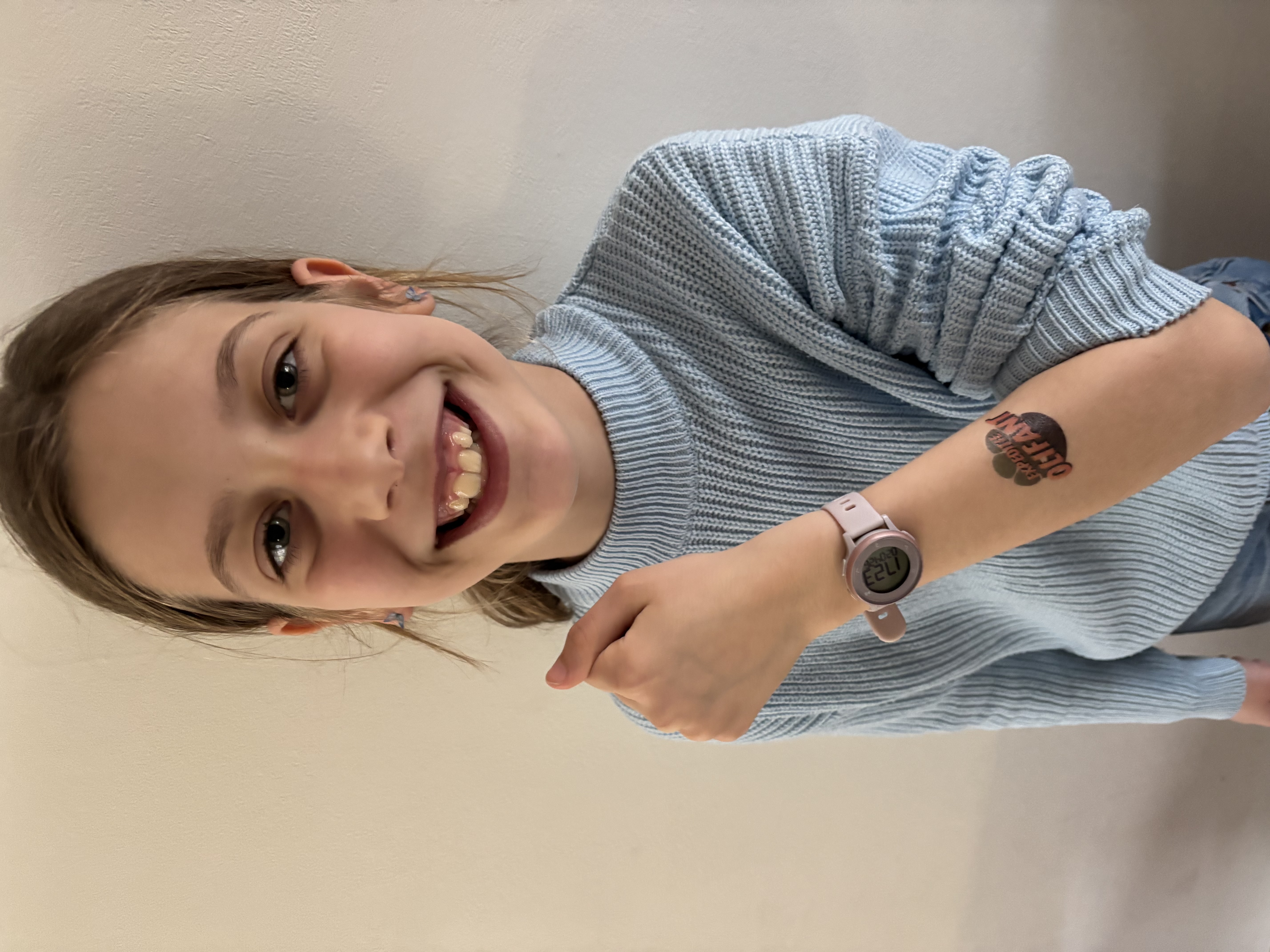 Anouk helpt de olifant