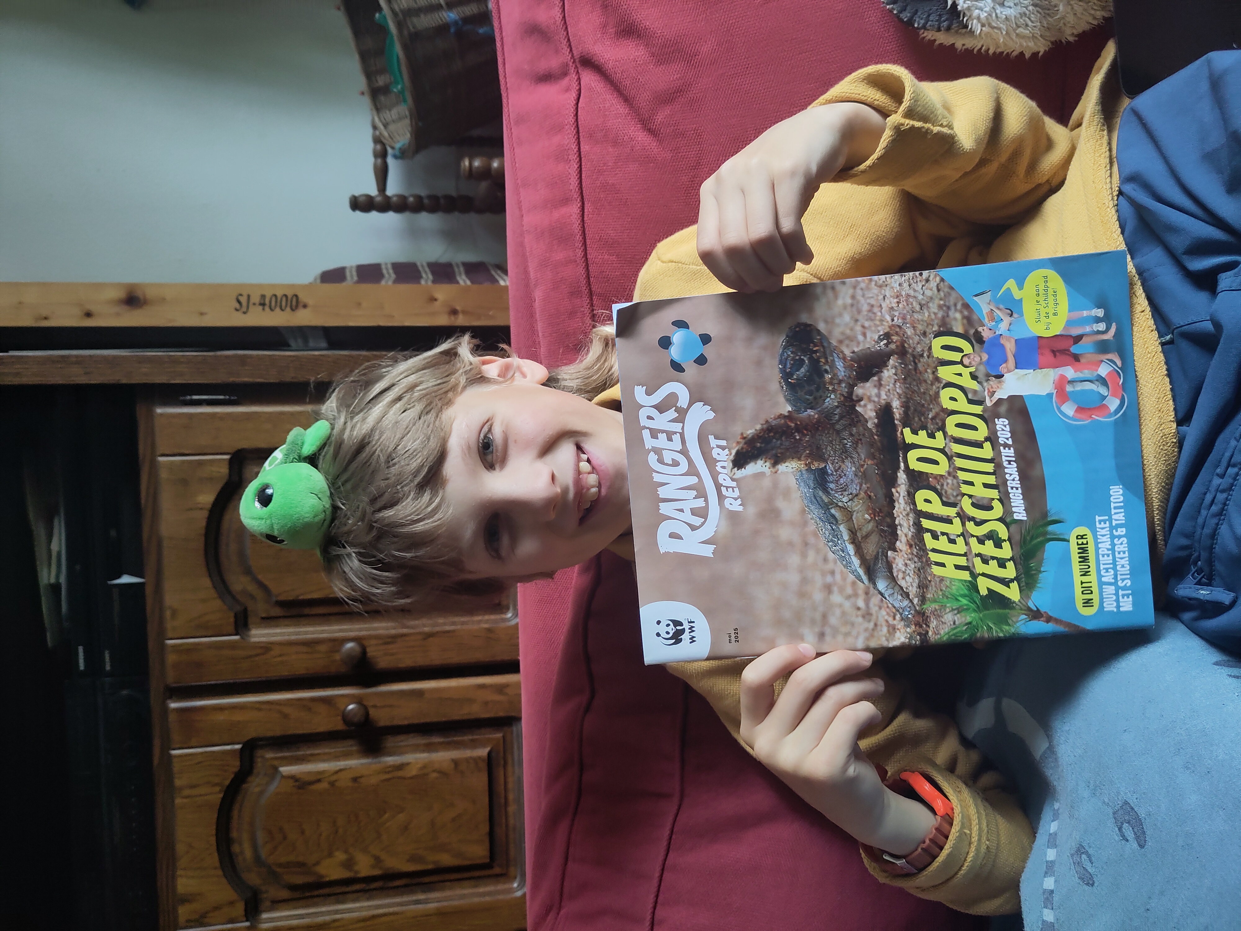 Djaya helpt de schildpad