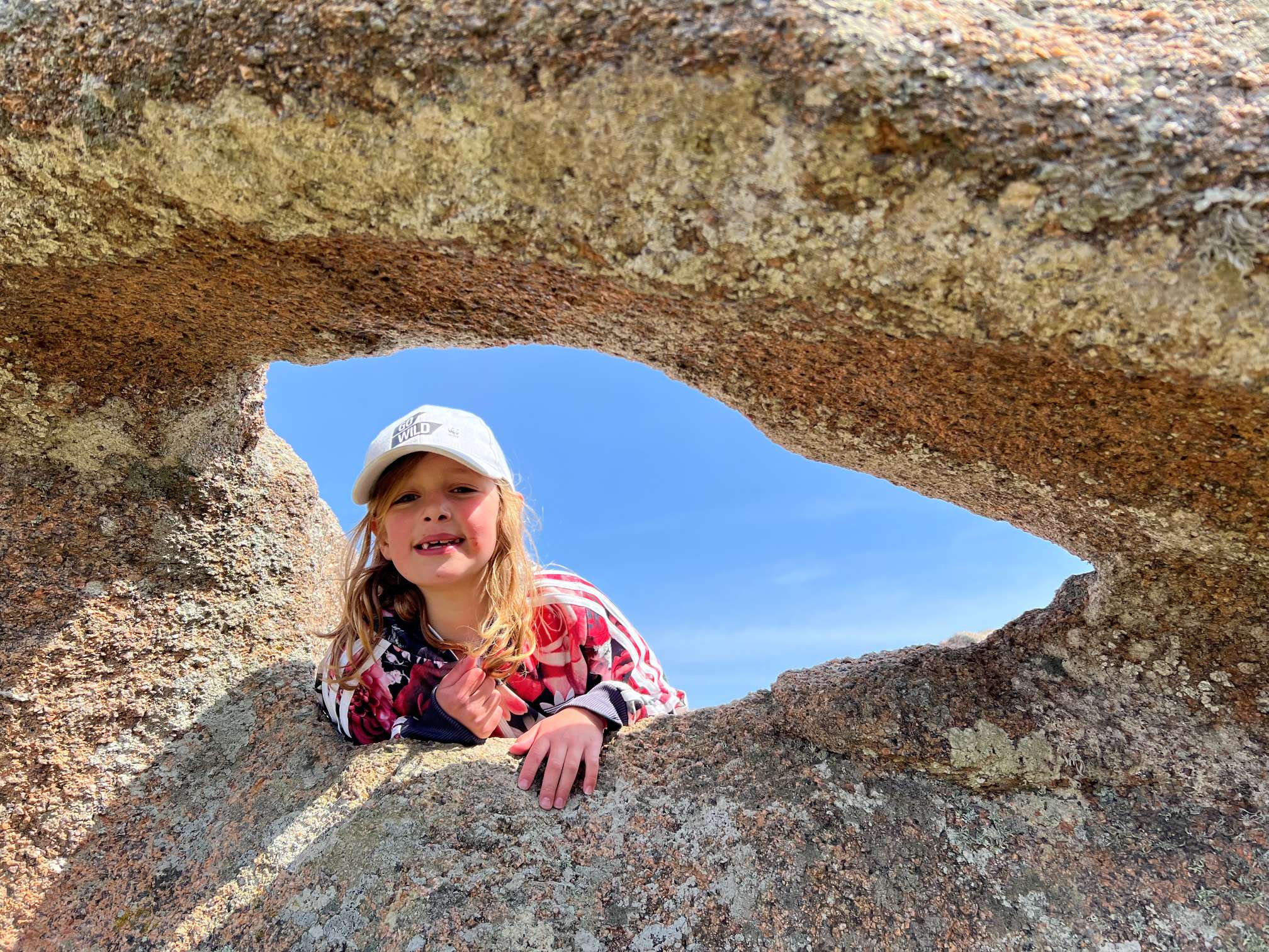 Isa slaapt voor de dieren