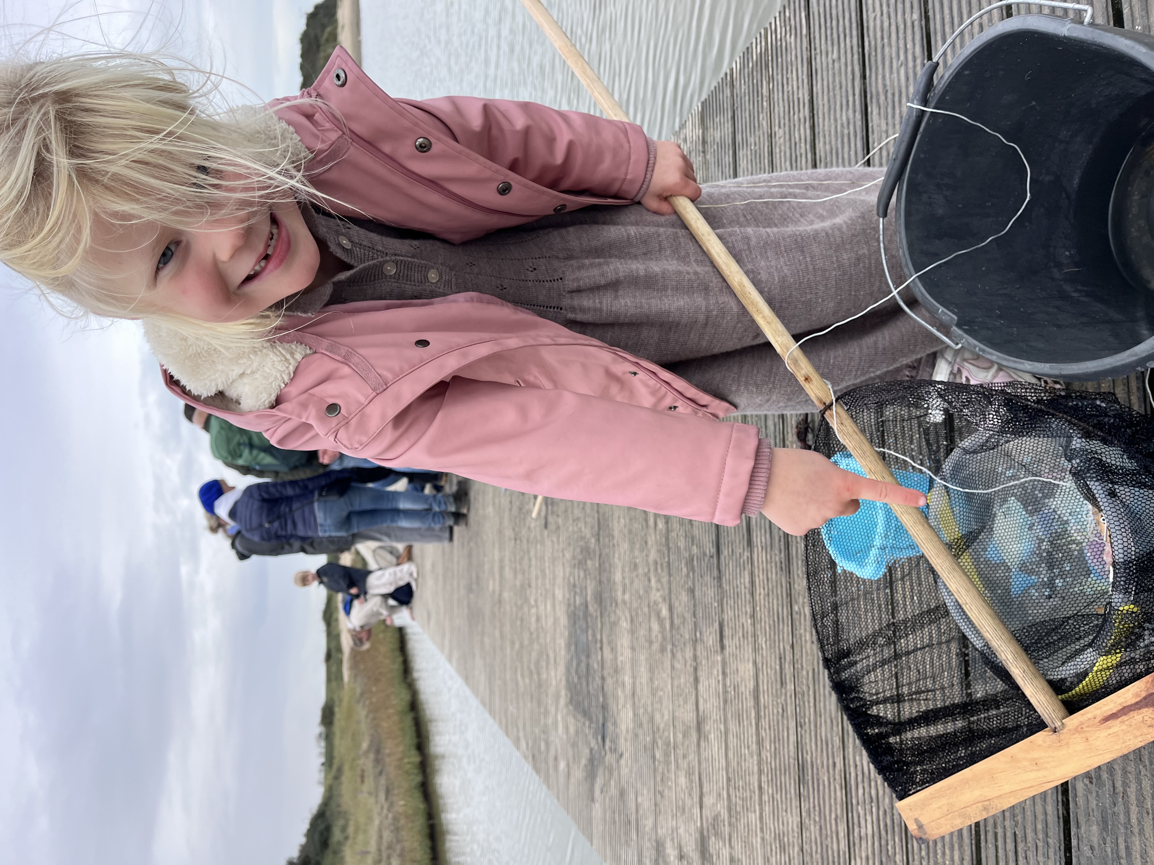 Elin redt de schildpad 