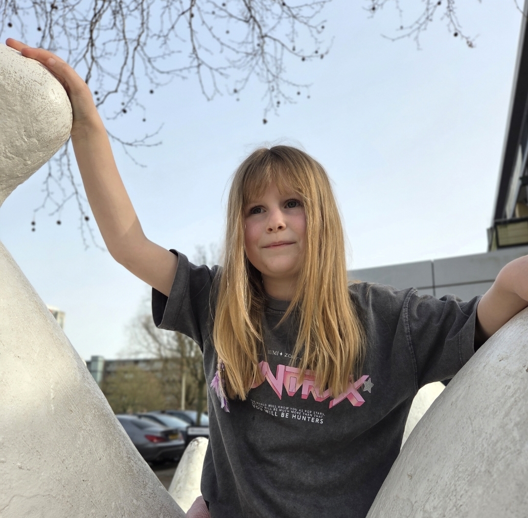 Annabel helpt de olifant