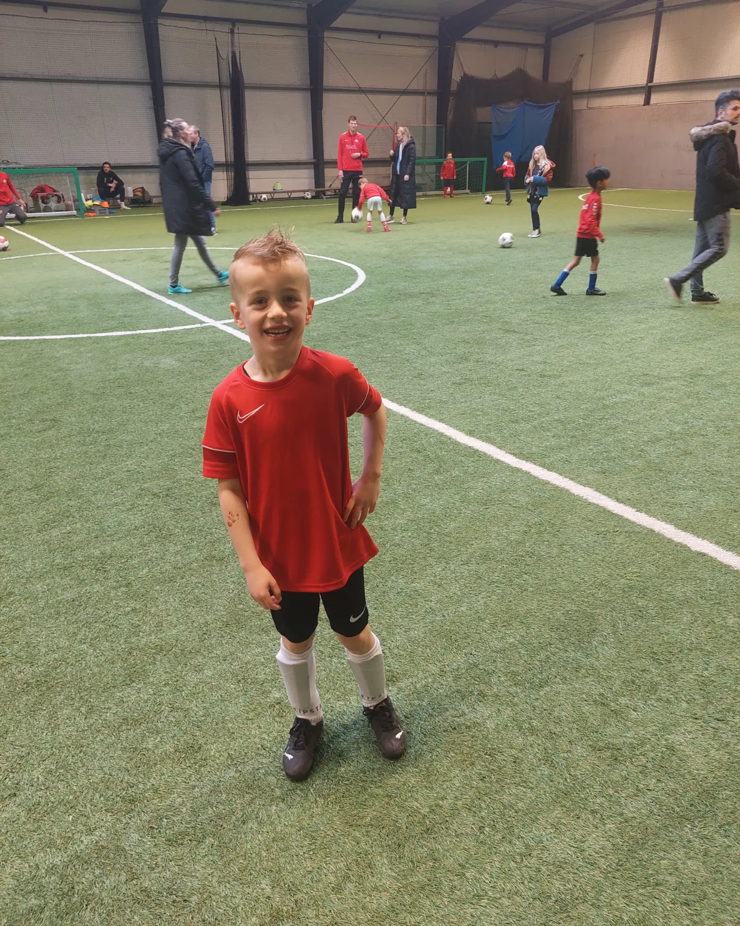 Lennon helpt schildpadjes