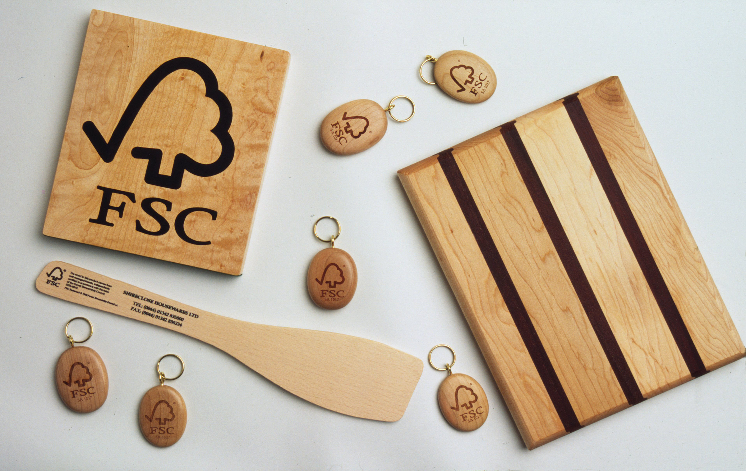 FSC logo op sleutelhanger en keukenspullen 